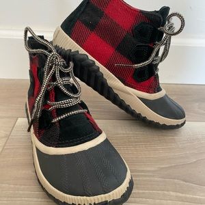 SOREL Out N About Waterproof Buffalo Plaid Booties size 7 Women’s